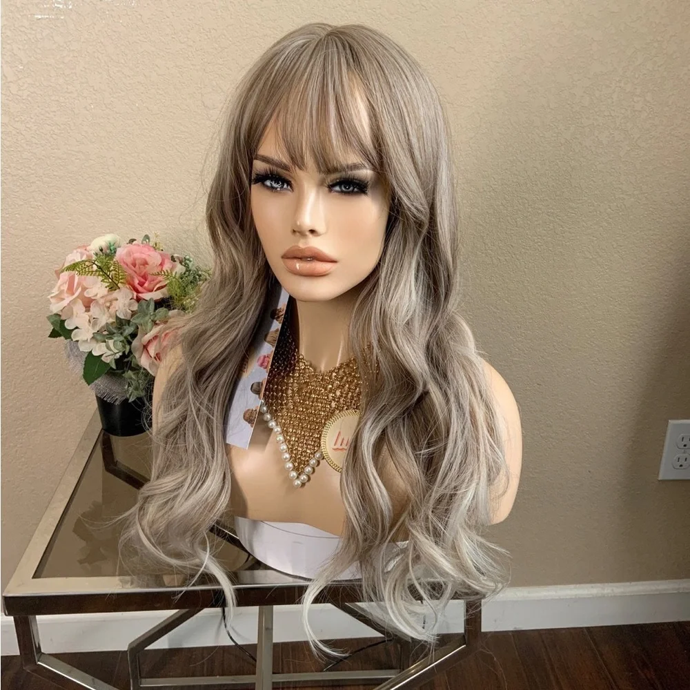 Wig - Picture 1 of 5